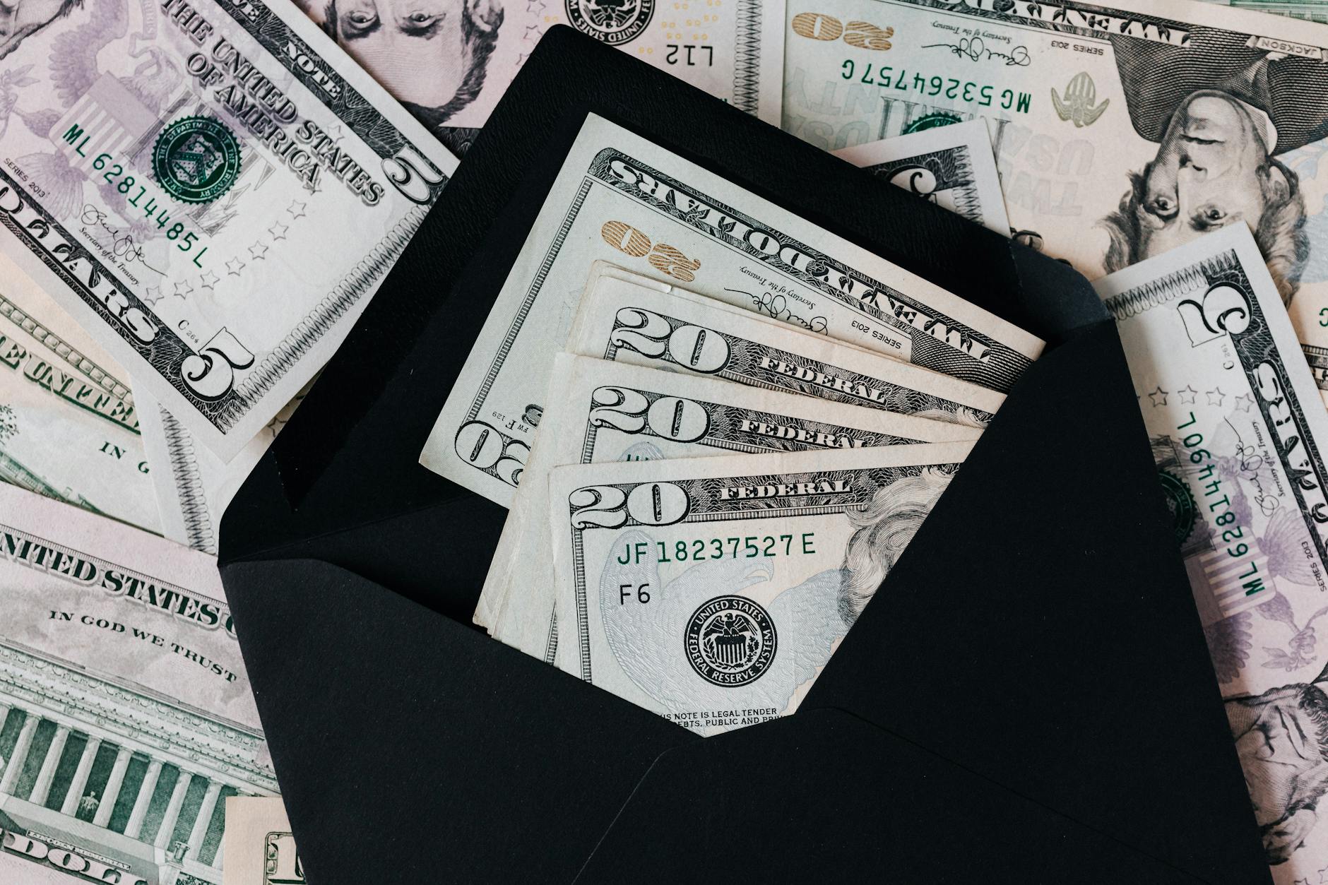 Money-Saving Hacks for a Budget-Friendly Wedding